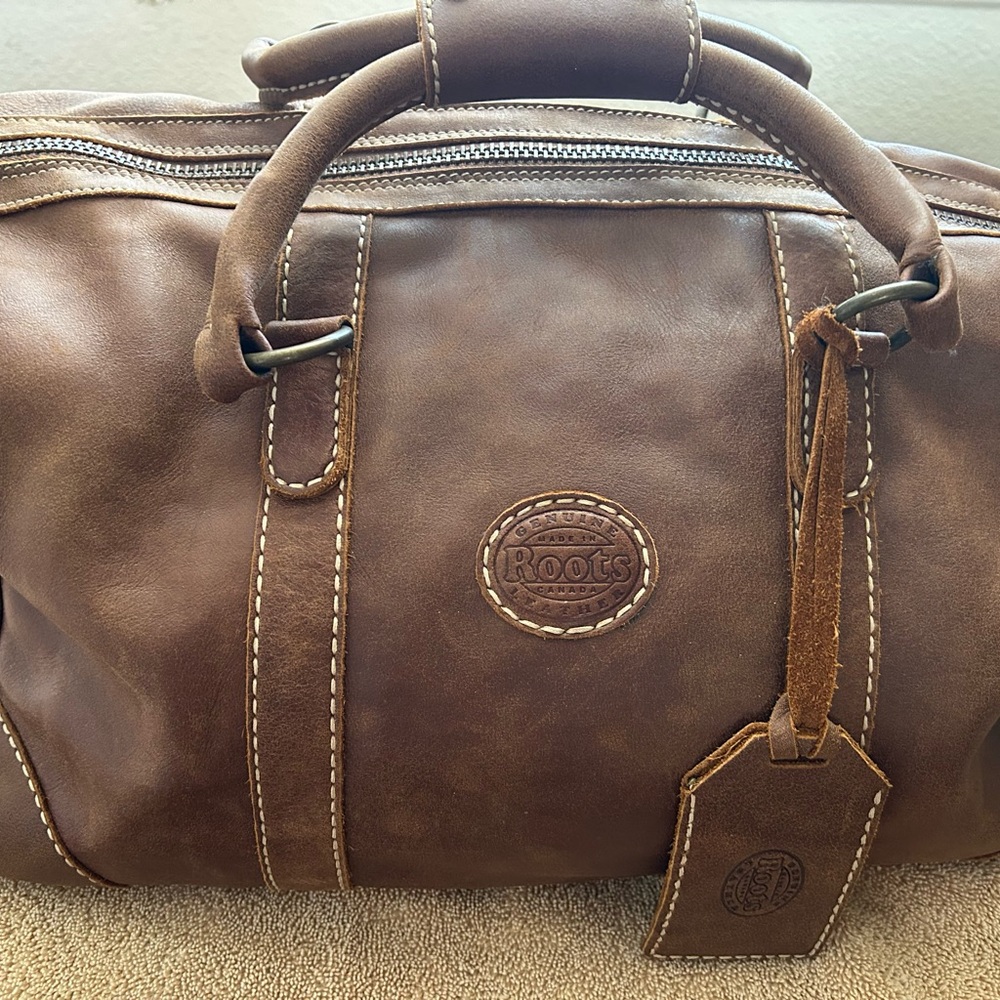 Roots Canada Brown Genuine Leather Small Banff Weekender/Duffel Bag NWOT 19”L